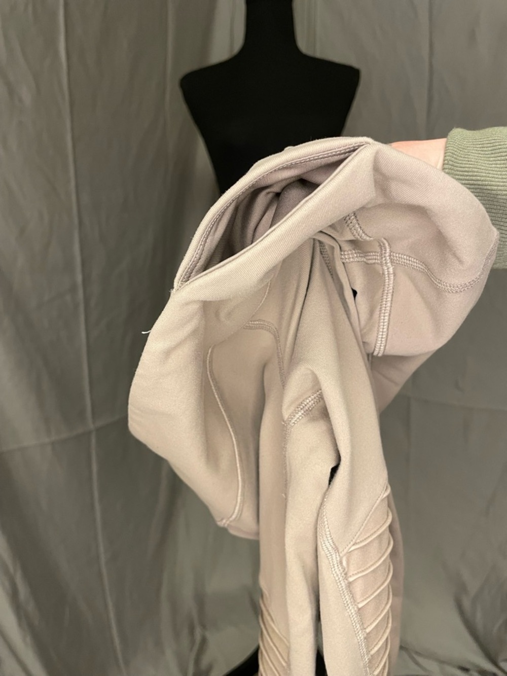 ALO Yoga Sand Gravel Moto Leggings - Neutral Tan - Picture 7 of 12